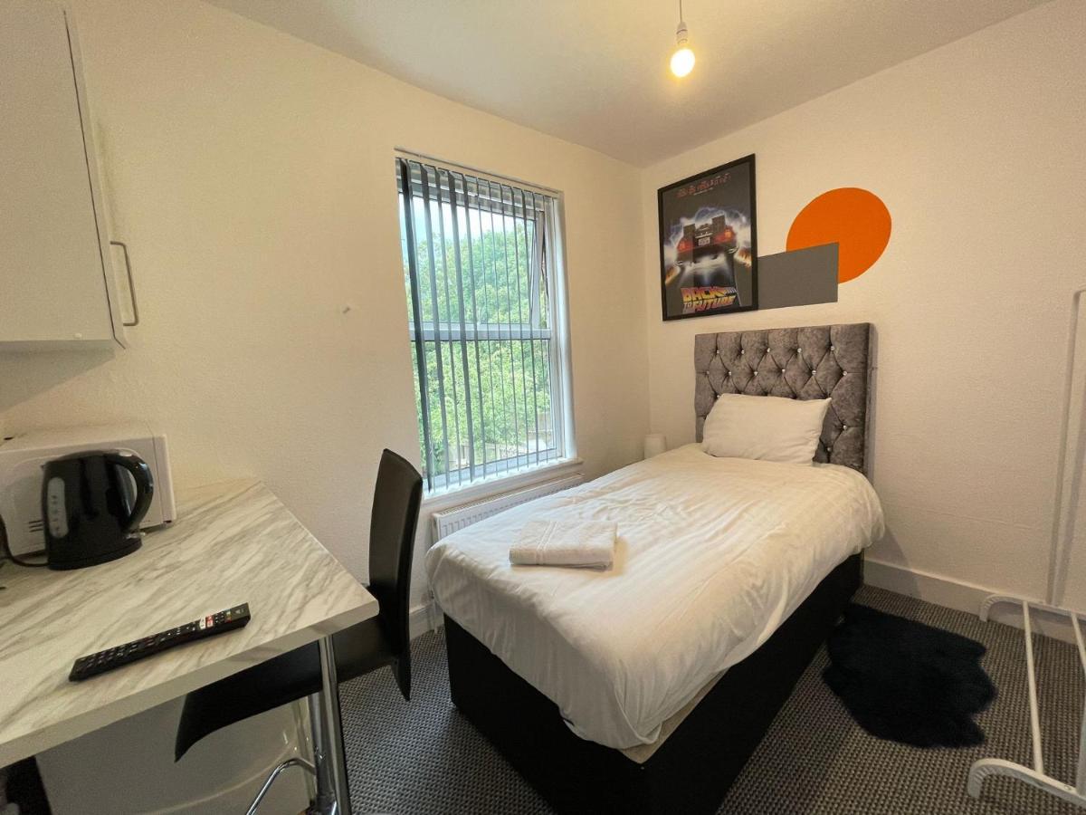 St Peter'S Shared House Hotel Birmingham Bagian luar foto