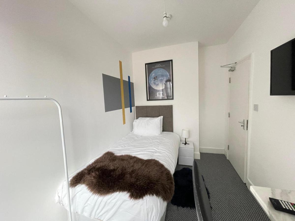 St Peter'S Shared House Hotel Birmingham Bagian luar foto