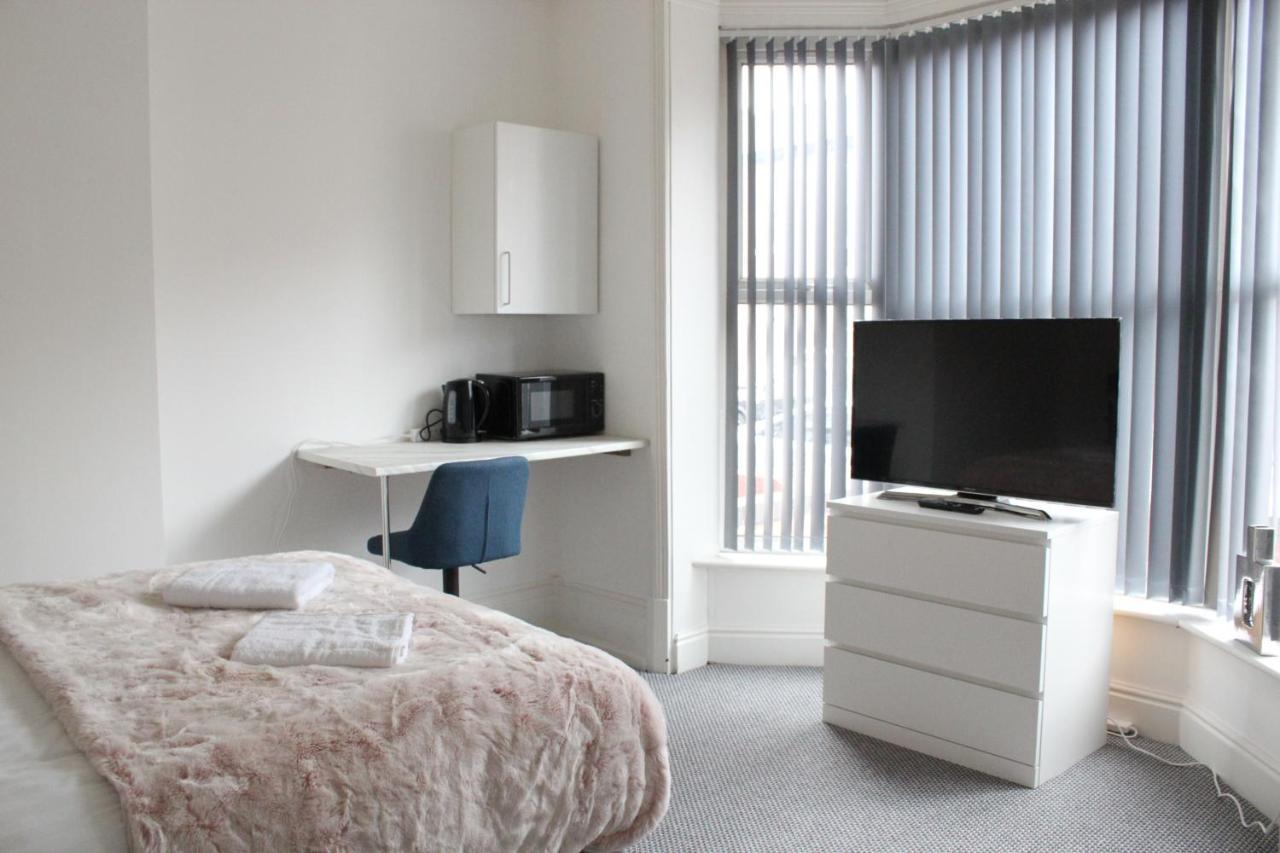 St Peter'S Shared House Hotel Birmingham Bagian luar foto