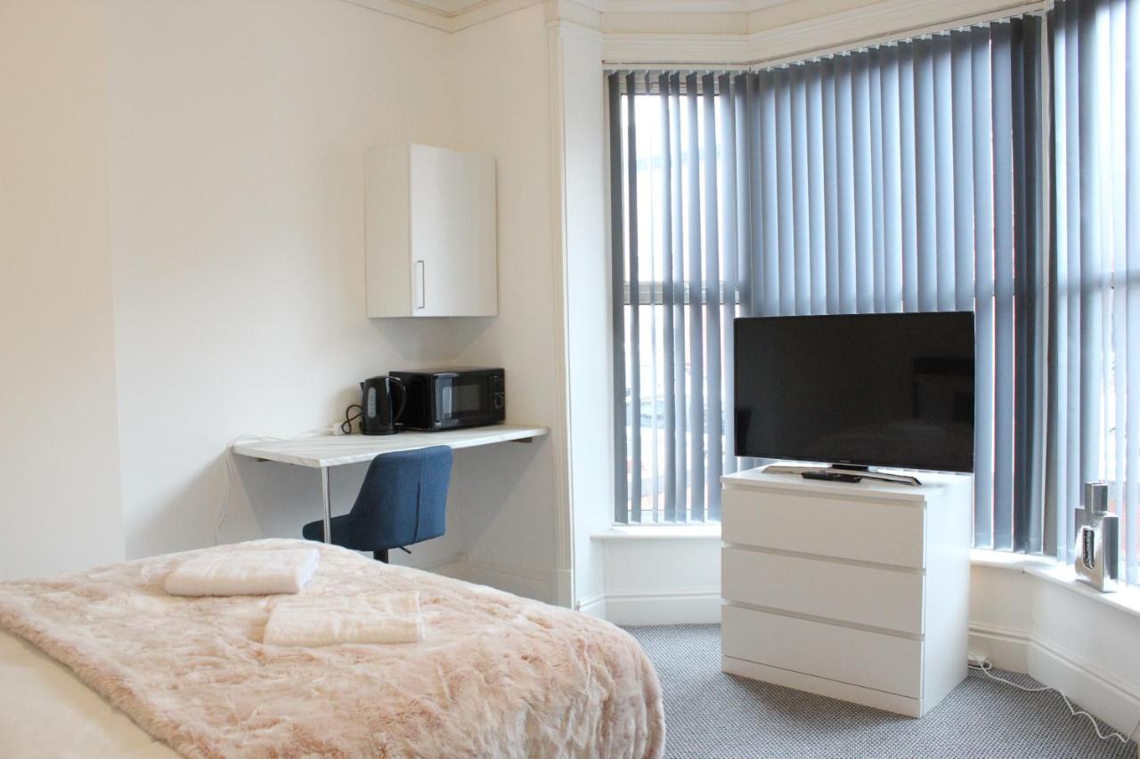 St Peter'S Shared House Hotel Birmingham Bagian luar foto